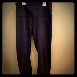 Lululemon winder under crops
